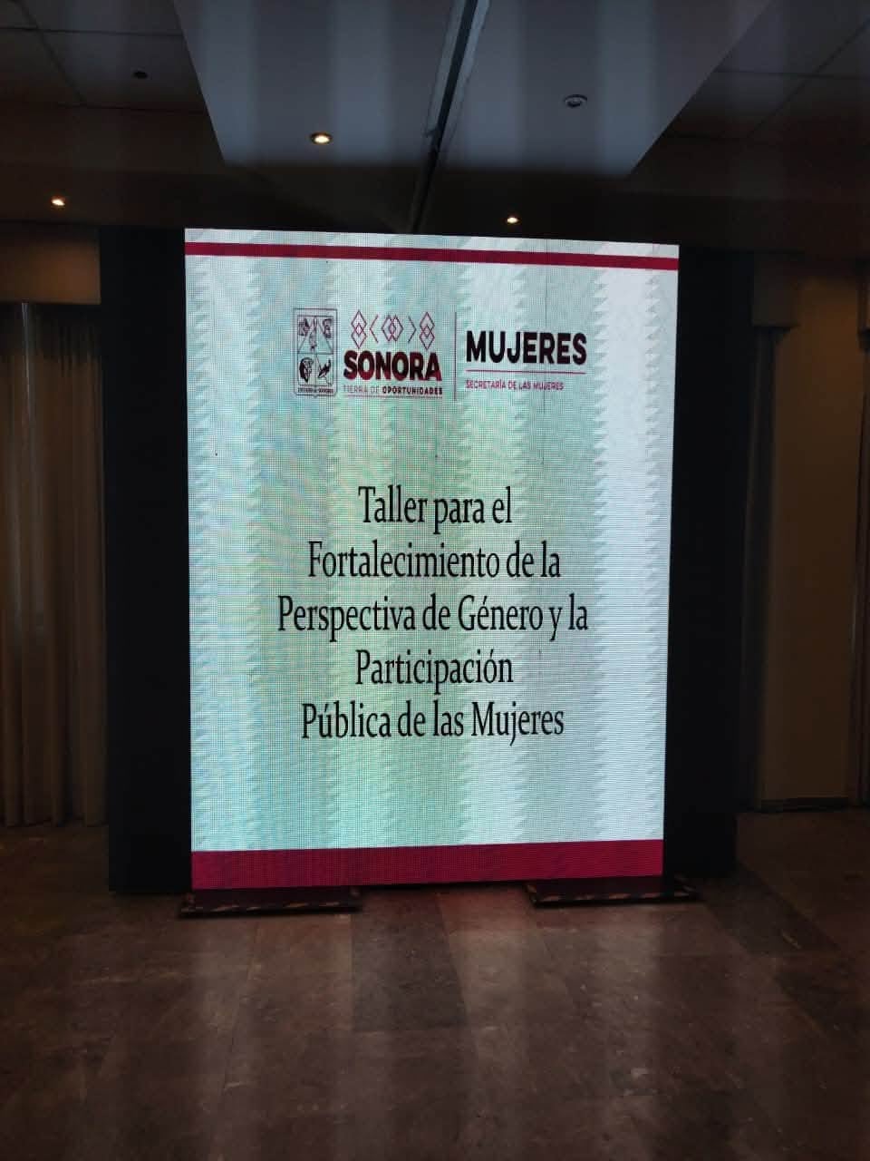 ASAMBLEA INFORMATIVA Y DE FORMACIÓN PARA MUJERES EN EL ÁMBITO PÚBLICO